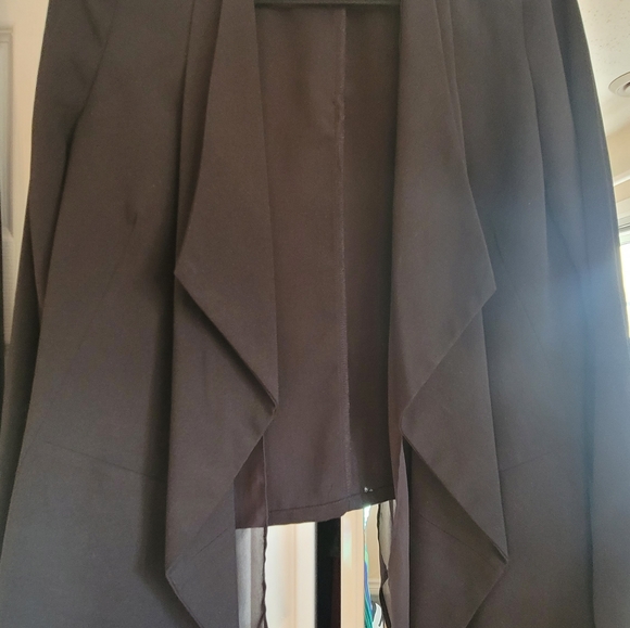 Dawn's Dresses - Picture 5 of 16